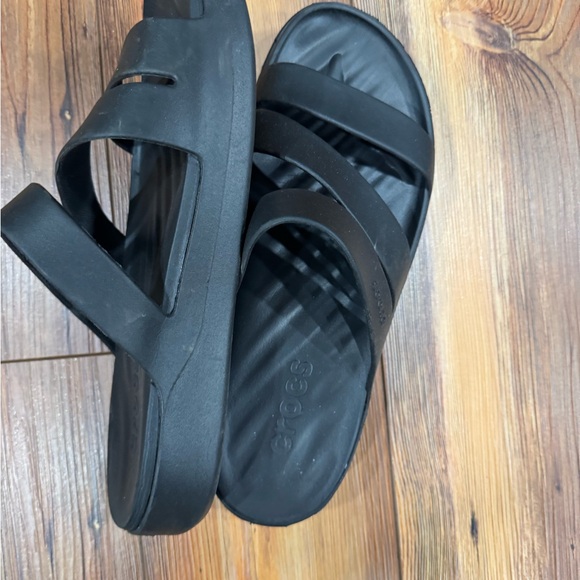 CROCS Black Loafers with Contoured Footbed and Textured Straps - Picture 2 of 3